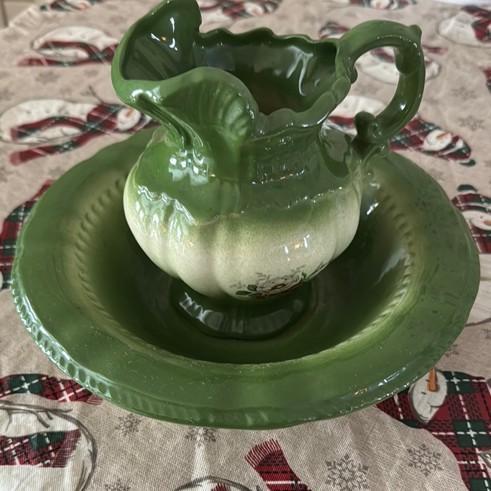Arners 1975 Vintage pitcher and bowl